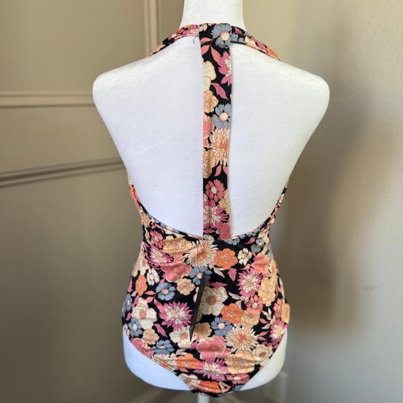 NWT Lulus Floral Bodysuit Size M Super Soft -K0206 - Picture 4 of 7